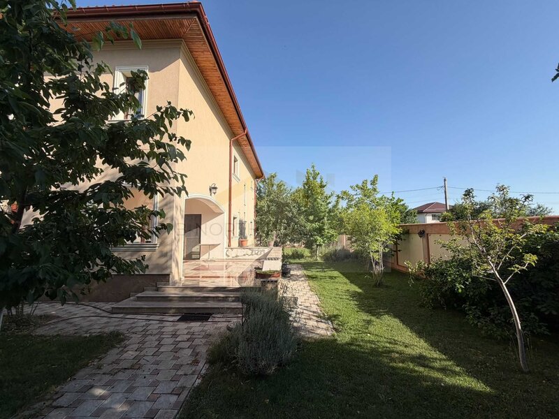 Casa / vila de inchiriat, comuna Berceni, 350 mp utili, curte 400 mp